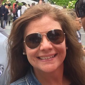 Meet your Posher, Angela